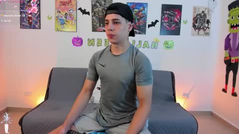 Snapshot of jonathanjoestar_ chatting on 10-25-25, 10:37 Instagram jonathanfit14 online show from 10-25-25, 10:37