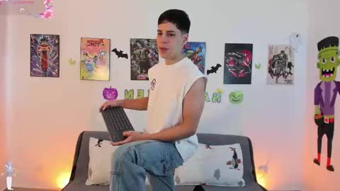 Snapshot of jonathanjoestar_ chatting on 10-26-25, 07:42 Instagram jonathanfit14 online show from 10-26-25, 07:42