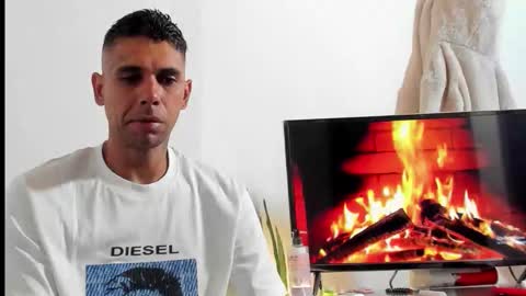 Snapshot of jonesjoness15 chatting on 11-02-25, 12:02 jonesjoness15 online show from 11-02-25, 12:02