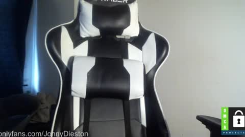 Snapshot of jonnydieston777 chatting on 12-28-24, 04:09 JonnyDieston online show from 12-28-24, 04:09