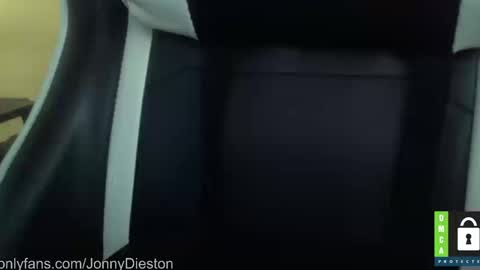 Snapshot of jonnydieston777 chatting on 09-11-25, 11:38 JonnyDieston online show from 09-11-25, 11:38