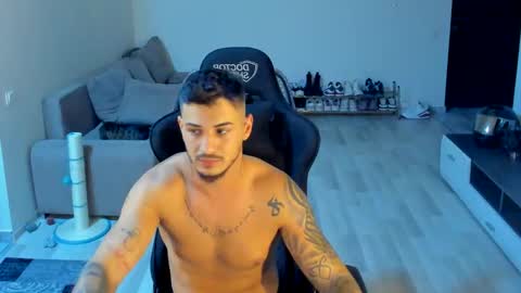 Snapshot of jonnyporn1 chatting on 11-03-25, 09:16 jonnyporn1 online show from 11-03-25, 09:16