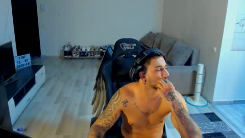 Snapshot of jonnyporn1 chatting on 11-19-25, 09:37 jonnyporn1 online show from 11-19-25, 09:37