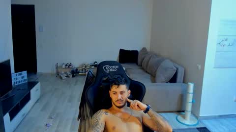 Snapshot of jonnyporn1 chatting on 11-20-25, 09:42 jonnyporn1 online show from 11-20-25, 09:42