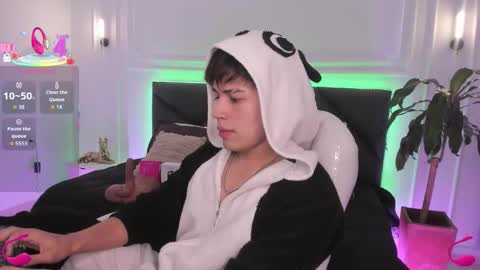 Snapshot of jordan_24_ chatting on 10-31-25, 09:05 JORDAN online show from 10-31-25, 09:05