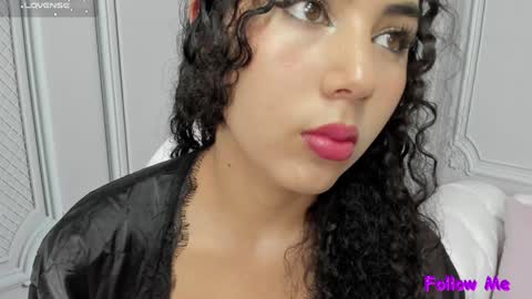 Snapshot of joselyn_sexy_ chatting on 12-29-24, 01:49 Katalina online show from 12-29-24, 01:49