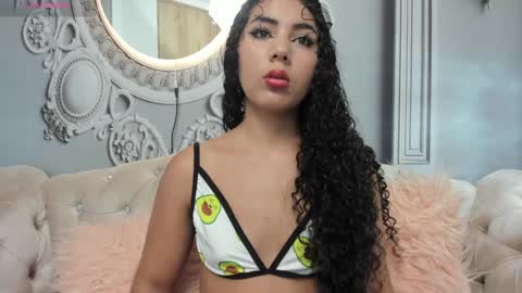 Snapshot of joselyn_sexy_ chatting on 01-30-25, 07:04 Katalina online show from 01-30-25, 07:04