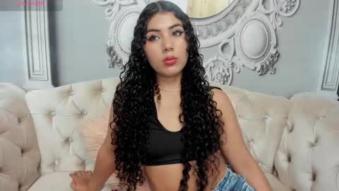 Snapshot of joselyn_sexy_ chatting on 02-28-25, 02:20 Katalina online show from 02-28-25, 02:20