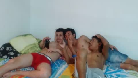 Snapshot of joseph_and_thomas chatting on 02-17-25, 09:08 thomas y joseph online show from 02-17-25, 09:08