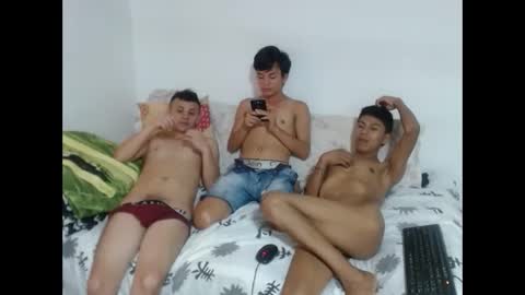 Snapshot of joseph_and_thomas chatting on 02-18-25, 09:53 thomas y joseph online show from 02-18-25, 09:53