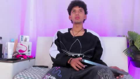 Snapshot of josesweet_ chatting on 11-17-25, 07:03 Jose online show from 11-17-25, 07:03