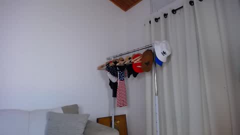 josezaens_ online show from 10-31-25, 08:15