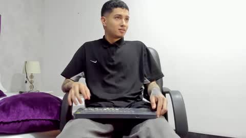 JoshBeech online show from 02-02-26, 01:54