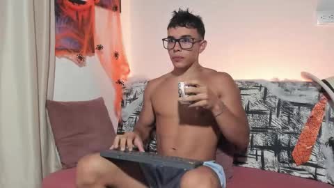 Im Jouliano online show from 10-26-25, 10:04