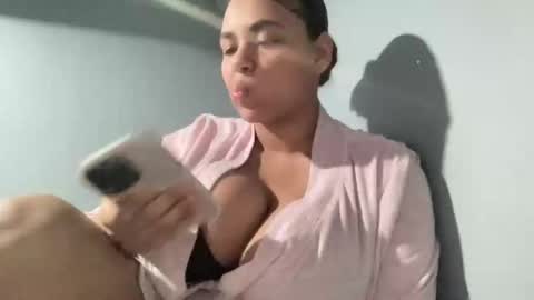 Josousie online show from 09-15-25, 03:28