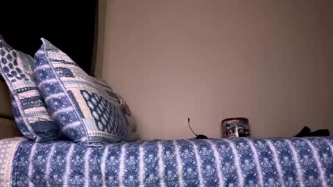 Joy3100 online show from 12-17-25, 04:29