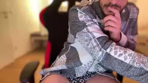 Snapshot of joyfulleyes chatting on 11-13-25, 03:33 joyfulleyes online show from 11-13-25, 03:33