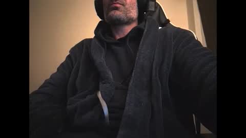 Snapshot of jozefski chatting on 10-05-25, 04:00 Jozefio online show from 10-05-25, 04:00