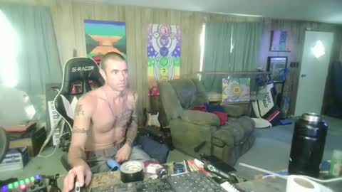 Snapshot of jrizzle1111 chatting on 10-10-25, 01:32 jrizzle1111 online show from 10-10-25, 01:32