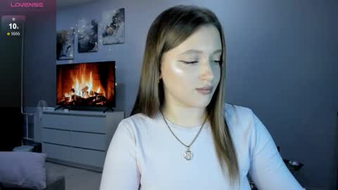 Snapshot of ju_lii chatting on 10-21-25, 08:42 Julia and Julia online show from 10-21-25, 08:42