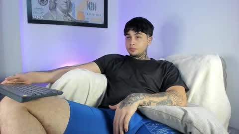 juan_alvarez18 online show from 09-21-25, 03:30