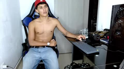 Snapshot of juan_da01 chatting on 03-12-25, 07:57 JuanDa online show from 03-12-25, 07:57
