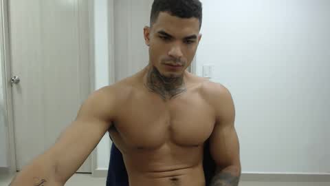 juan_gomez_1 online show from 01-06-25, 10:35