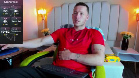 Snapshot of juan_prior chatting on 10-14-25, 01:01 JUAN online show from 10-14-25, 01:01