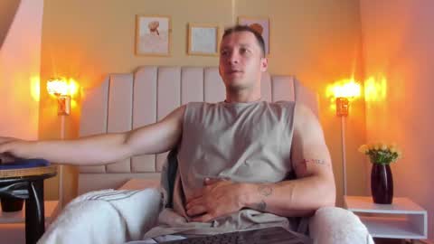 Snapshot of juan_prior chatting on 10-21-25, 12:50 JUAN online show from 10-21-25, 12:50