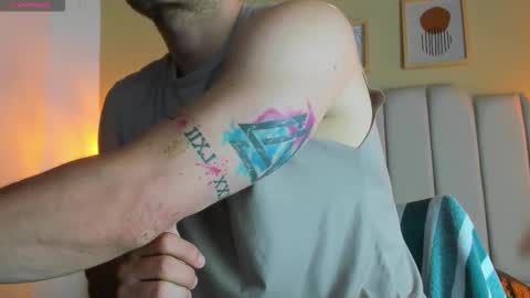 Snapshot of juan_prior chatting on 11-17-25, 01:17 JUAN online show from 11-17-25, 01:17