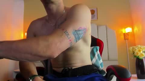 JUAN online show from 12-15-25, 01:04