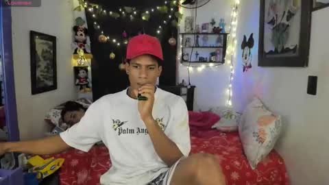 Snapshot of juanbigcock21cm chatting on 12-15-25, 09:13 juan jose online show from 12-15-25, 09:13