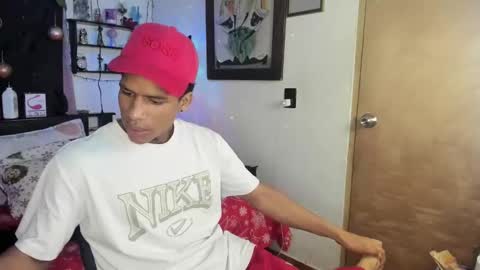 Snapshot of juanbigcock21cm chatting on 12-16-25, 08:30 juan jose online show from 12-16-25, 08:30