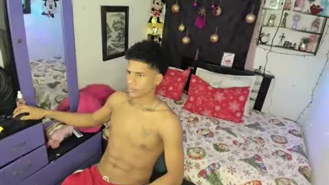 Snapshot of juanbigcock21cm chatting on 12-17-25, 12:11 juan jose online show from 12-17-25, 12:11