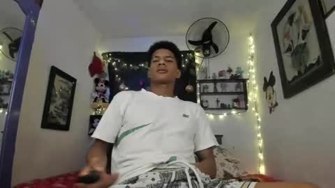 Snapshot of juanbigcock21cm chatting on 12-18-25, 09:43 juan jose online show from 12-18-25, 09:43