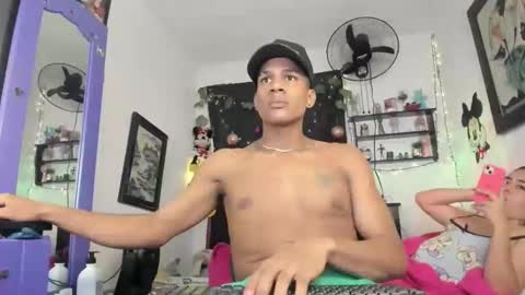 Snapshot of juanbigcock21cm chatting on 12-23-25, 03:15 juan jose online show from 12-23-25, 03:15