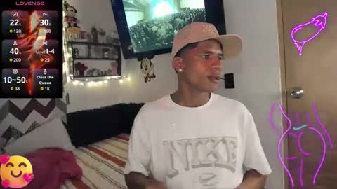 Snapshot of juanbigcock21cm chatting on 03-09-26, 03:10 juan jose online show from 03-09-26, 03:10