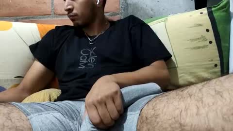 Snapshot of juanc23_371 chatting on 10-22-25, 12:11 juanc23_371 online show from 10-22-25, 12:11