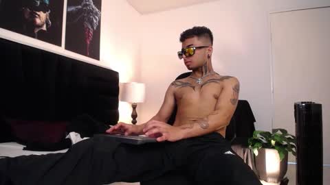 juancamilo66_ online show from 01-05-25, 07:49