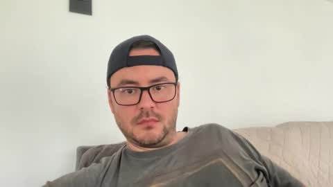 juanchom online show from 10-20-25, 07:58