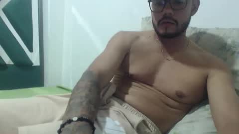 Snapshot of juanfe_style chatting on 03-11-26, 12:16 juanfe_style online show from 03-11-26, 12:16