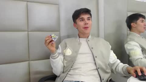 JuanGomm online show from 12-15-25, 03:55