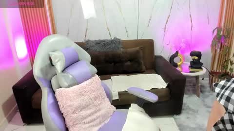 juanitarubia online show from 10-21-25, 07:36