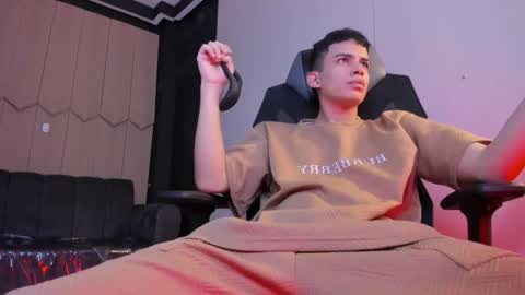 Snapshot of juansixx_ chatting on 12-17-25, 08:15 Juan online show from 12-17-25, 08:15