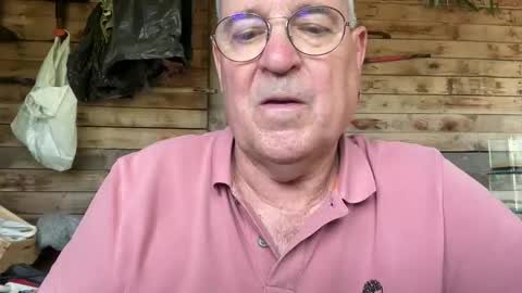 Snapshot of juantricker chatting on 09-15-25, 11:43 Juan online show from 09-15-25, 11:43