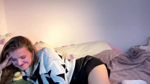 Snapshot of judieswales chatting on 11-18-25, 04:55 Gera online show from 11-18-25, 04:55