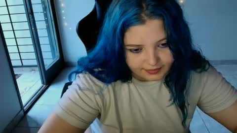 Snapshot of judithamelia chatting on 01-17-25, 10:45 Judithamelia online show from 01-17-25, 10:45