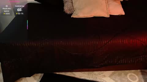 Snapshot of judyhopps_ chatting on 12-17-25, 03:23 JUDY online show from 12-17-25, 03:23