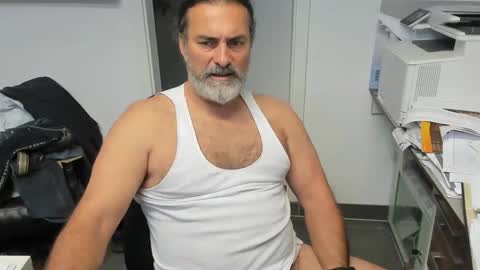 Snapshot of juergenkru chatting on 11-12-25, 03:34 Giovanni50pro online show from 11-12-25, 03:34