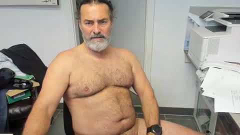 Snapshot of juergenkru chatting on 11-15-25, 10:45 Giovanni50pro online show from 11-15-25, 10:45